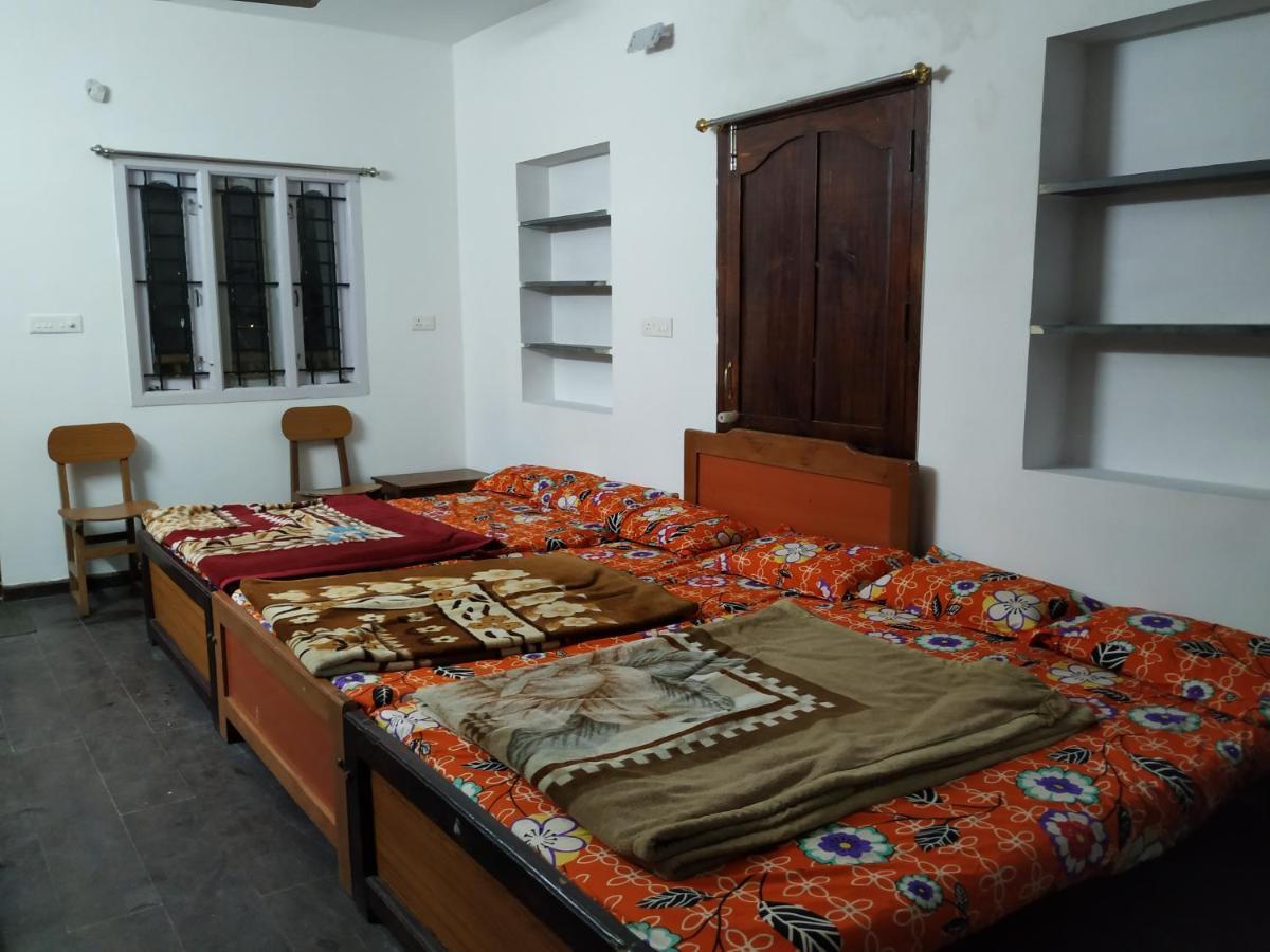 White House Anandagiri Hostel Kodaikanal Bagian luar foto