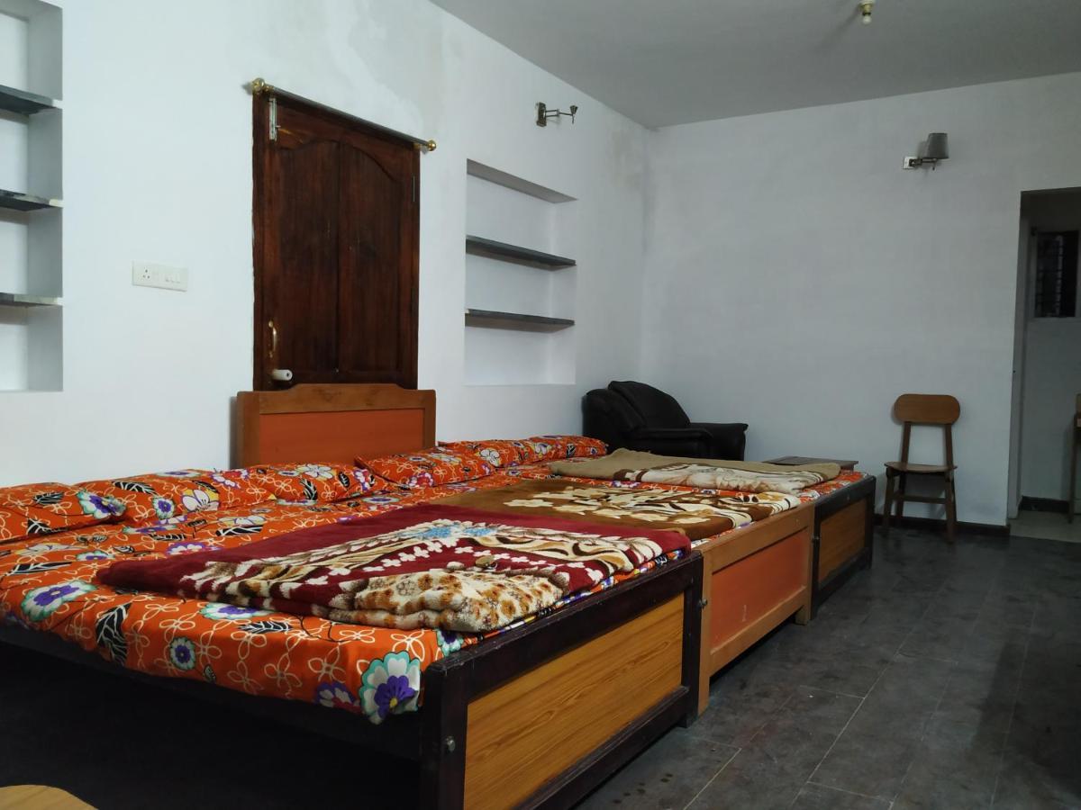 White House Anandagiri Hostel Kodaikanal Bagian luar foto